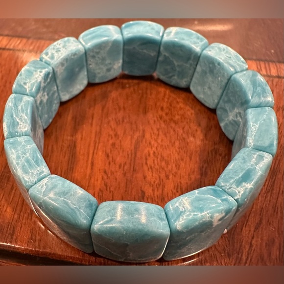 RARE Stunning Larimar Stretch Bracelet 14 Rectangular Beads Sky Blue & White - Picture 4 of 5